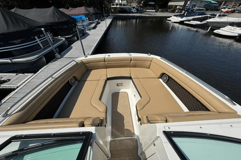 Slide: The Image of Sea Ray SDX 270 2018 - 24