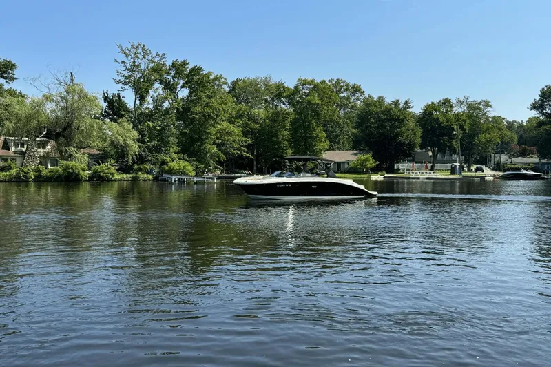 Slide: The Image of Sea Ray SDX 270 2018 - 35