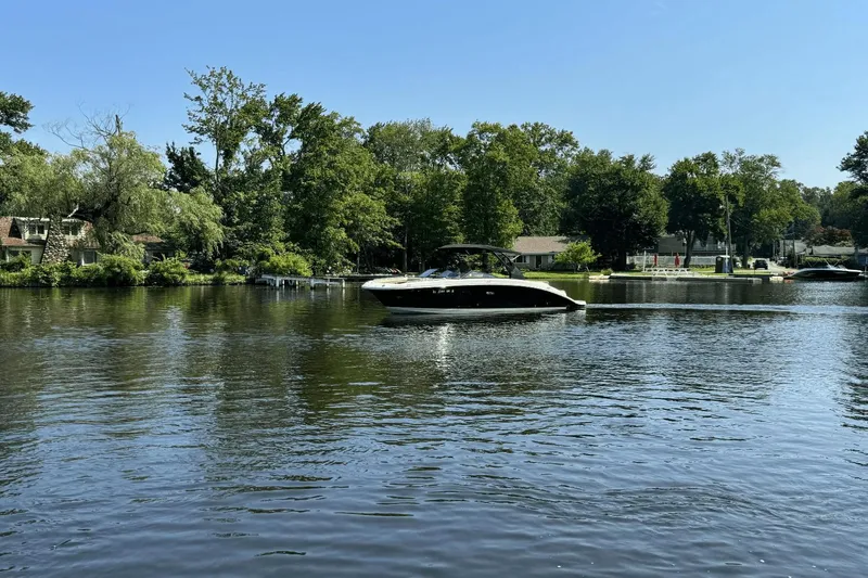 Slide: The Image of Sea Ray SDX 270 2018 - 36