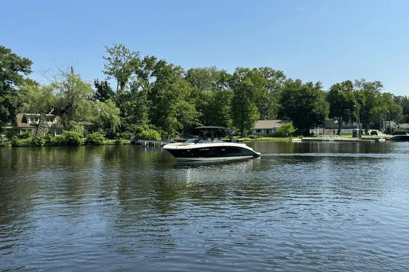 Slide: The Image of Sea Ray SDX 270 2018 - 37