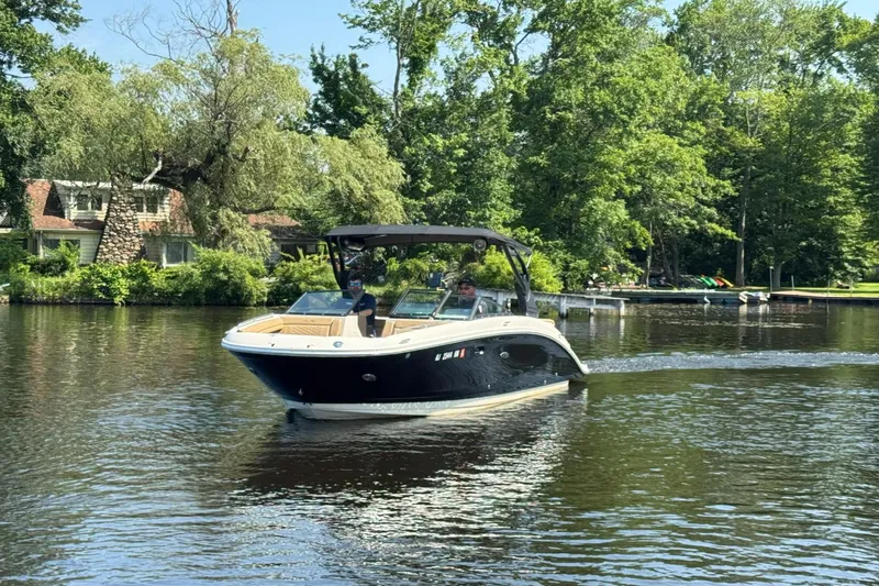 Slide: The Image of Sea Ray SDX 270 2018 - 8