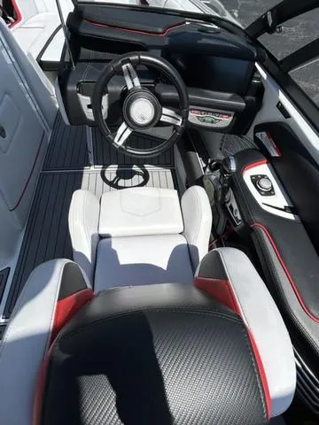 Slide: The Image of Nautique G25 2018 - 7