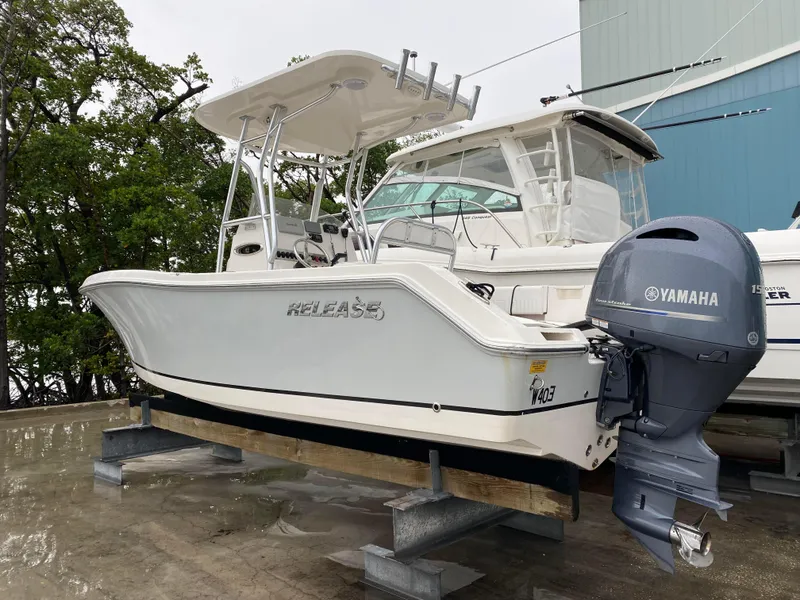 Slide: The Image of 2018 Release 208 SXC boat with Yamaha engine on display. - 4