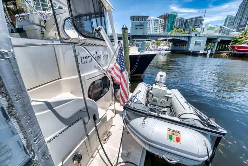 Slide: The Image of Silverton 43 Motor Yacht 2003 - 63