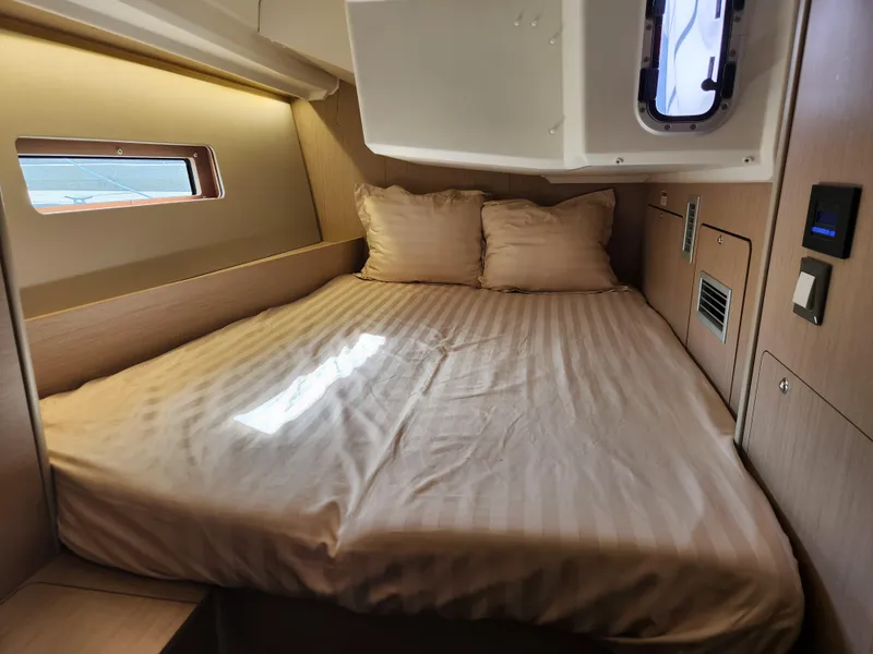 Slide: The Image of Beneteau Oceanis 40.1 2022 - 62