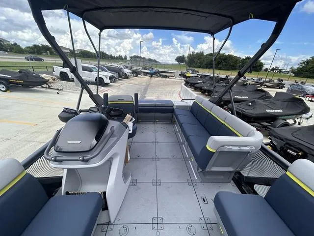 Slide: The Image of Sea-Doo Switch Cruise Limited 21 2025 - 5