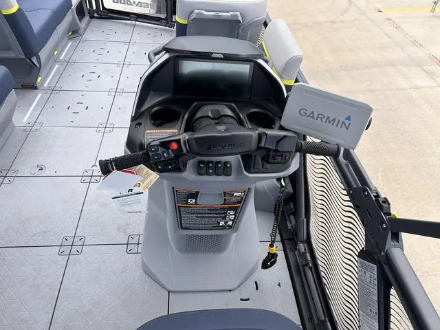 Slide: The Image of Sea-Doo Switch Cruise Limited 21 2025 - 7