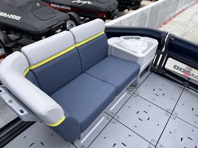 Slide: The Image of Sea-Doo Switch Cruise Limited 21 2025 - 9