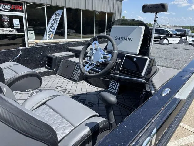 Slide: The Image of Caymas CX 21 PRO 2026 - 5