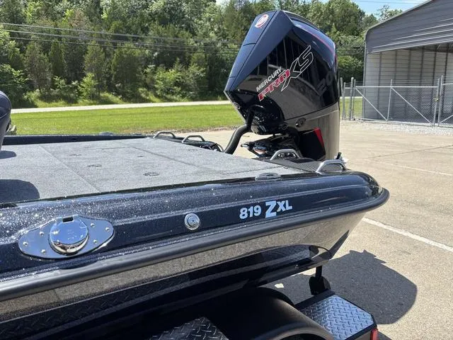 Slide: The Image of Phoenix Bass Boat 819 ZXL 2026 - 11