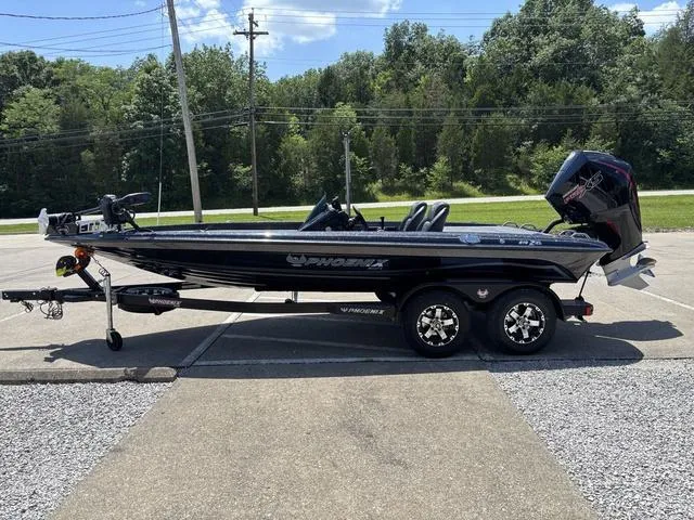 Slide: The Image of Phoenix Bass Boat 819 ZXL 2026 - 13