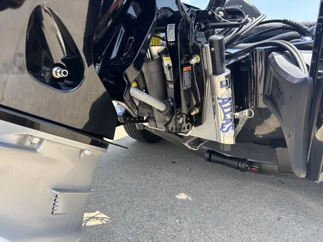 Slide: The Image of Phoenix Bass Boat 21 XE 2026 - 3