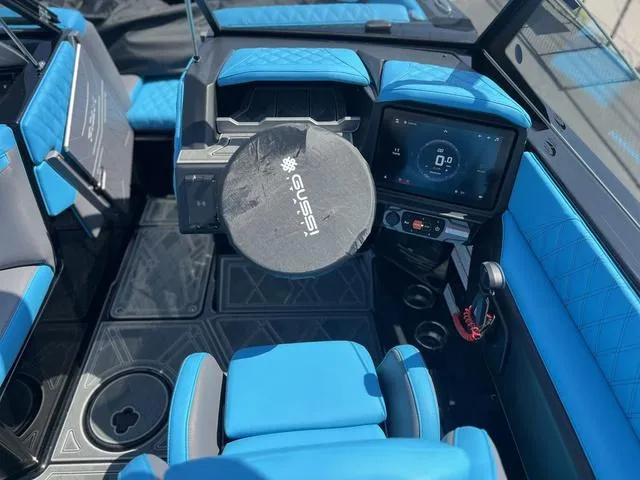 Slide: The Image of Tigé 22RZX 2025 - 11