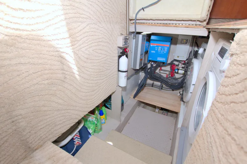 Slide: The Image of Sea Ray 480 Motor Yacht 2003 - 57