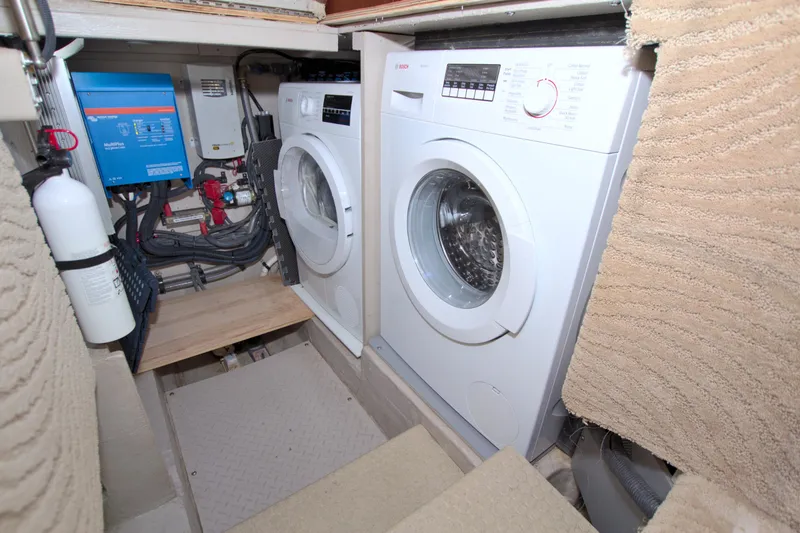 Slide: The Image of Sea Ray 480 Motor Yacht 2003 - 59