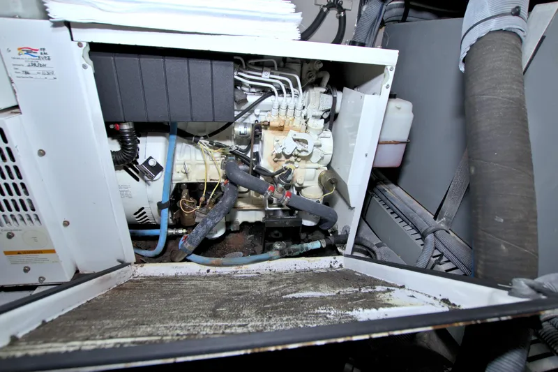 Slide: The Image of Sea Ray 480 Motor Yacht 2003 - 64