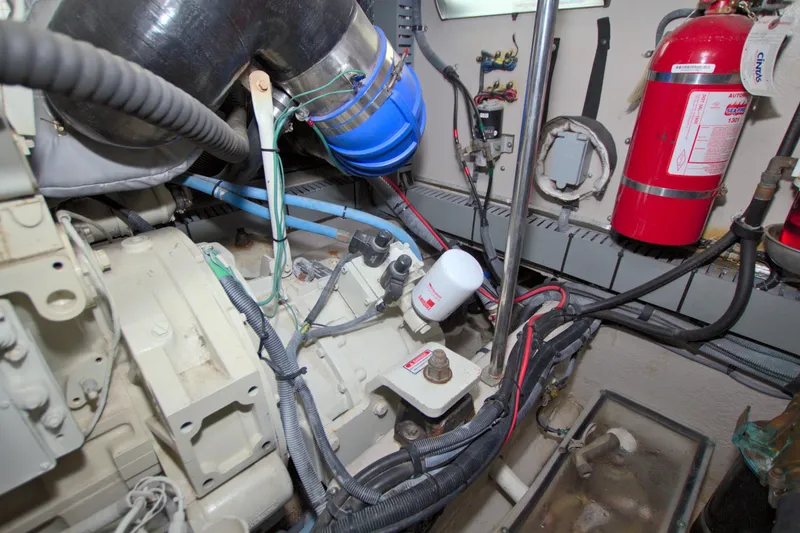 Slide: The Image of Sea Ray 480 Motor Yacht 2003 - 68