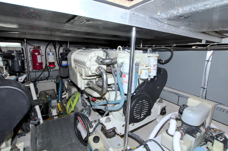 Slide: The Image of Sea Ray 480 Motor Yacht 2003 - 76