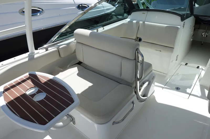 Slide: The Image of Boston Whaler 270 Vantage 2013 - 15