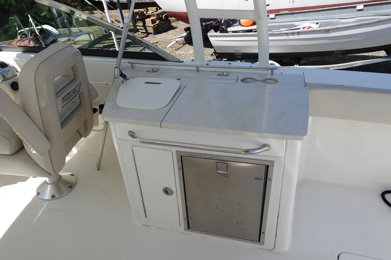 Slide: The Image of Boston Whaler 270 Vantage 2013 - 17