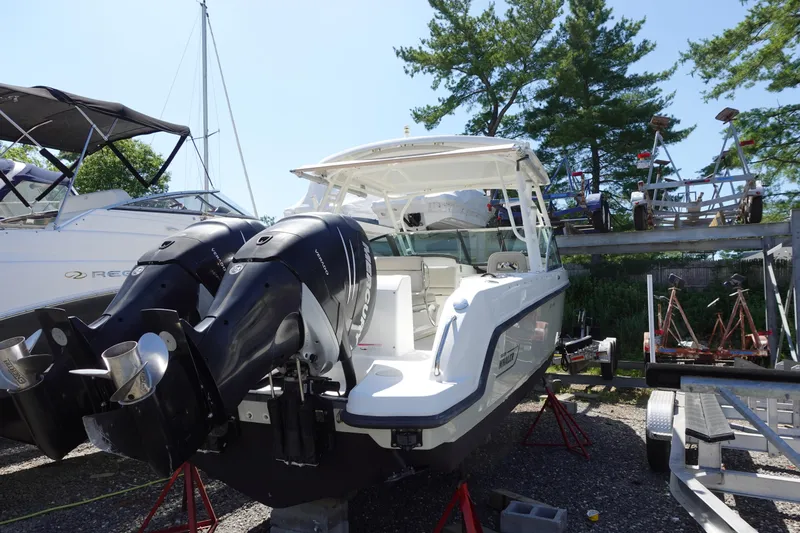 Slide: The Image of Boston Whaler 270 Vantage 2013 - 2