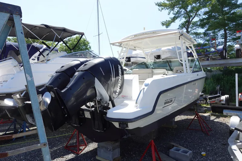 Slide: The Image of Boston Whaler 270 Vantage 2013 - 7