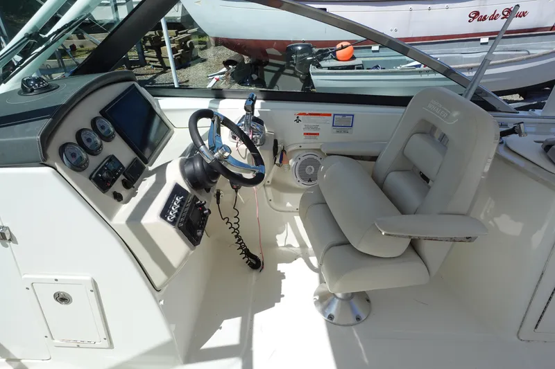 Slide: The Image of Boston Whaler 270 Vantage 2013 - 9
