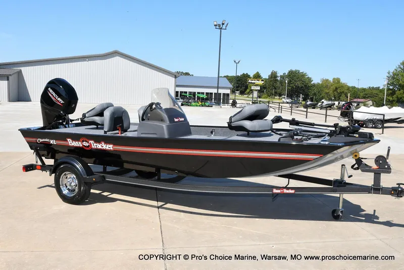 The Image of Tracker Bass Tracker Classic XL 2026 - 1