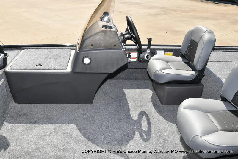 Slide: The Image of Tracker Bass Tracker Classic XL 2026 - 10