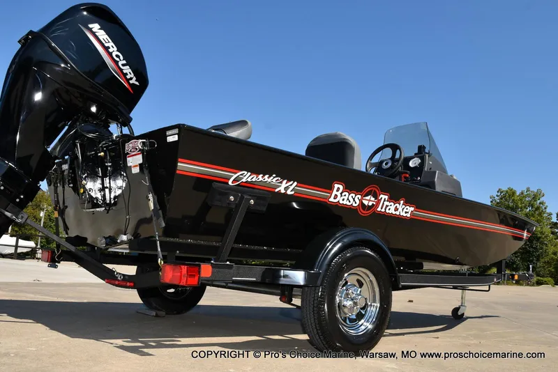 Slide: The Image of Tracker Bass Tracker Classic XL 2026 - 19