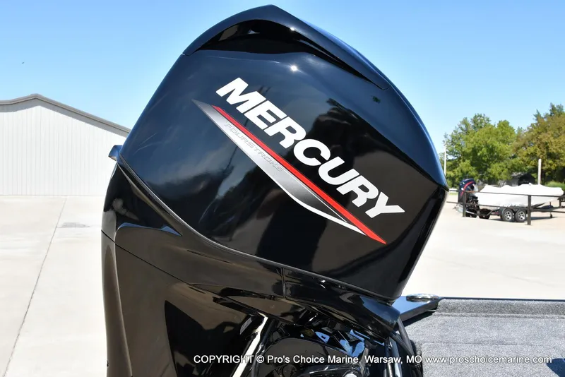 Slide: The Image of Tracker Bass Tracker Classic XL 2026 - 20