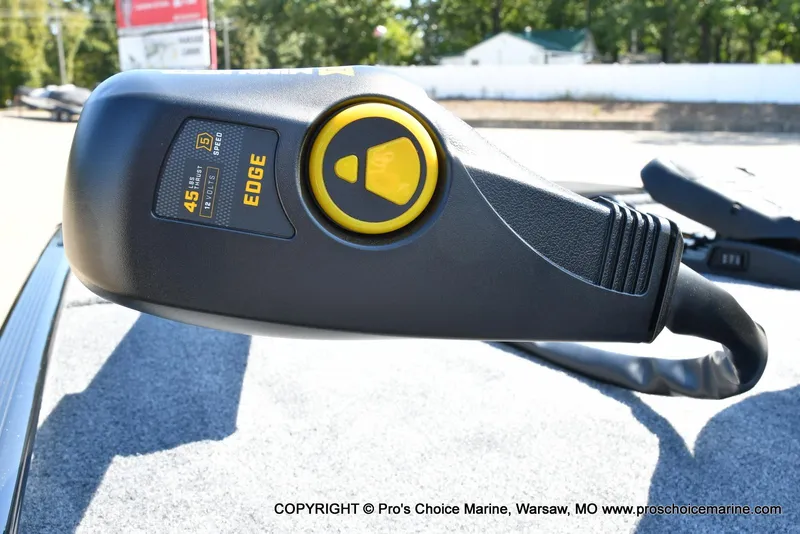 Slide: The Image of Tracker Bass Tracker Classic XL 2026 - 29