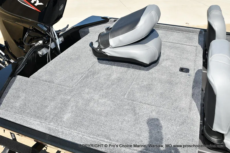 Slide: The Image of Tracker Bass Tracker Classic XL 2026 - 34