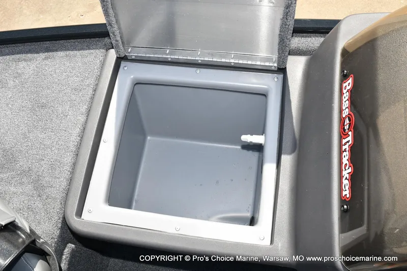 Slide: The Image of Tracker Bass Tracker Classic XL 2026 - 46