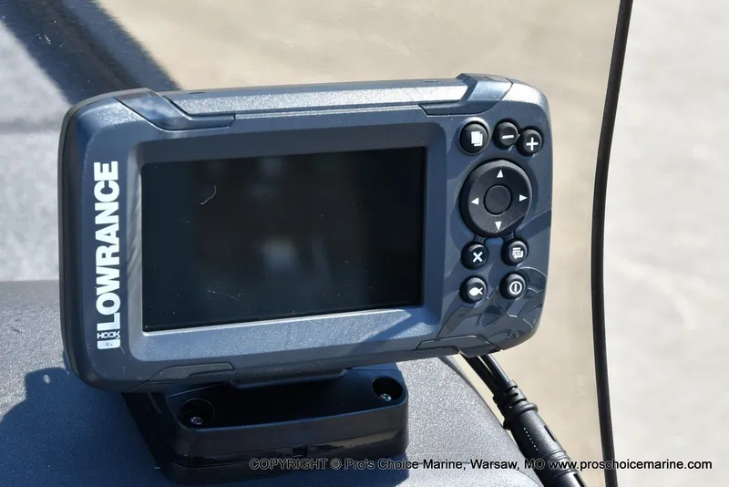 Slide: The Image of Tracker Bass Tracker Classic XL 2026 - 49