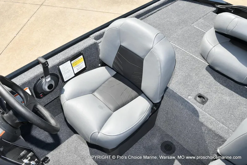 Slide: The Image of Tracker Bass Tracker Classic XL 2026 - 53