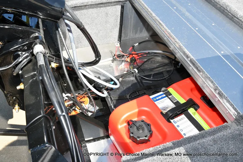 Slide: The Image of Tracker Bass Tracker Classic XL 2026 - 61