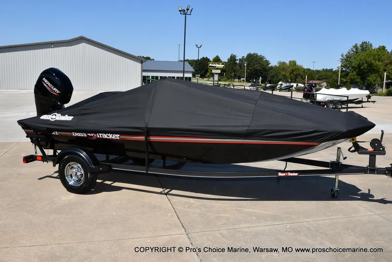 Slide: The Image of Tracker Bass Tracker Classic XL 2026 - 62