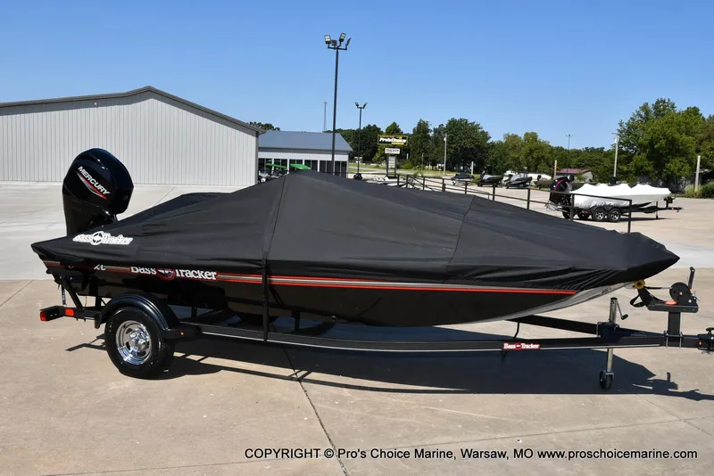 Slide: The Image of Tracker Bass Tracker Classic XL 2026 - 63