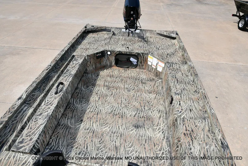 Slide: The Image of Tracker Grizzly 1654 T Sportsman 2026 - 11