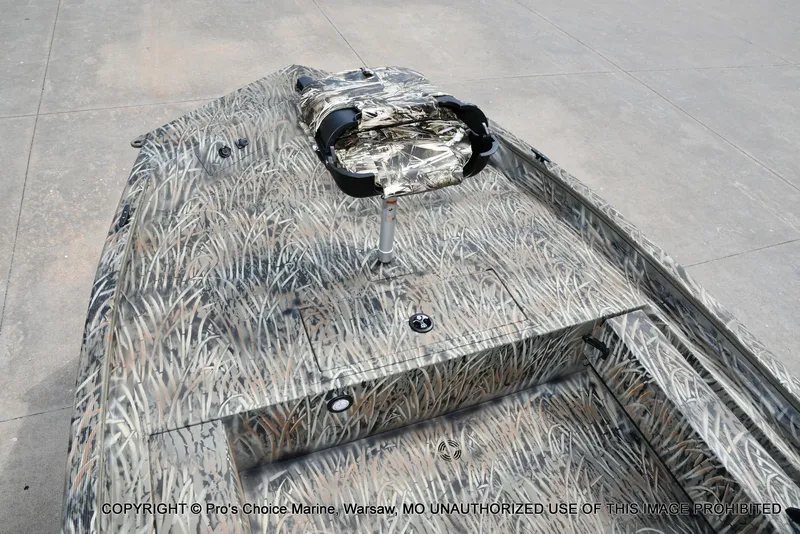 Slide: The Image of Tracker Grizzly 1654 T Sportsman 2026 - 13