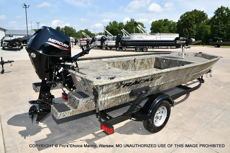 Slide: The Image of Tracker Grizzly 1654 T Sportsman 2026 - 14