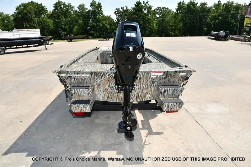 Slide: The Image of Tracker Grizzly 1654 T Sportsman 2026 - 19