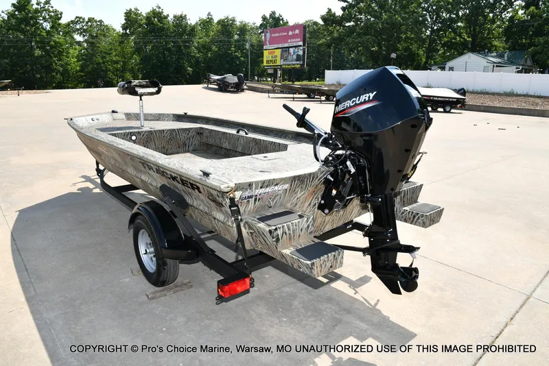 Slide: The Image of Tracker Grizzly 1654 T Sportsman 2026 - 20