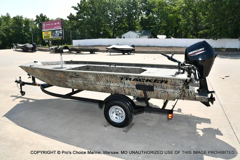 Slide: The Image of Tracker Grizzly 1654 T Sportsman 2026 - 21