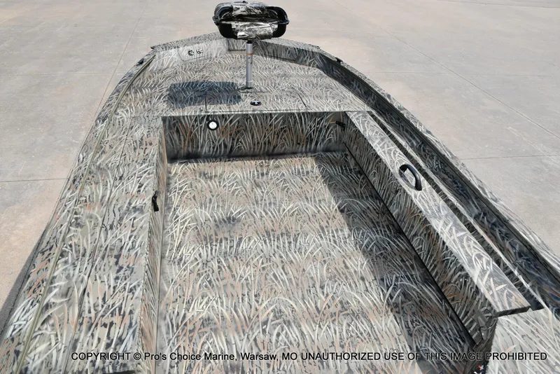 Slide: The Image of Tracker Grizzly 1654 T Sportsman 2026 - 31