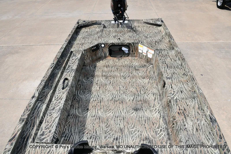 Slide: The Image of Tracker Grizzly 1654 T Sportsman 2026 - 36