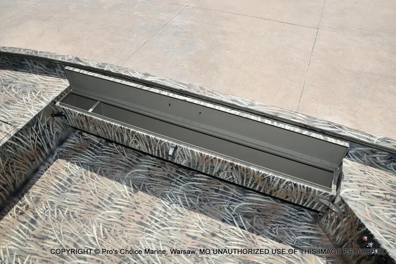 Slide: The Image of Tracker Grizzly 1654 T Sportsman 2026 - 40