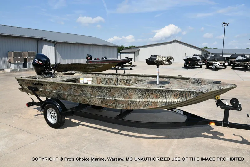 Slide: The Image of Tracker Grizzly 1654 T Sportsman 2026 - 51