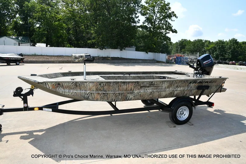 Slide: The Image of Tracker Grizzly 1654 T Sportsman 2026 - 52